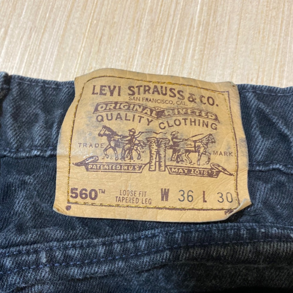 Vintage Levis 560 Orange Tab Black Loose Fit Tapered Leg Jeans 36x30 Made in USA - Picture 9 of 9
